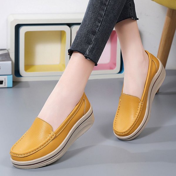 Flat bottom slope with shaking shoes muffin shoes versatile thick bottom in the heel mom casual women's single shoes