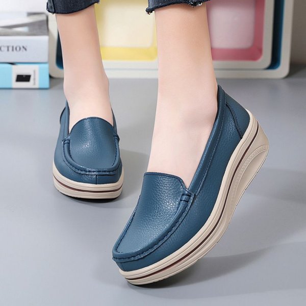 Flat bottom slope with shaking shoes muffin shoes versatile thick bottom in the heel mom casual women's single shoes