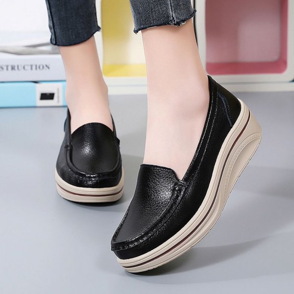 Flat bottom slope with shaking shoes muffin shoes versatile thick bottom in the heel mom casual women's single shoes